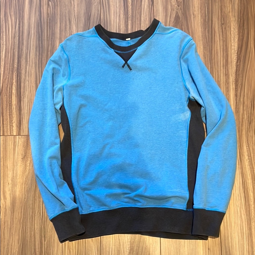 Lululemon Athletica Blue and Black Sweatshirt
